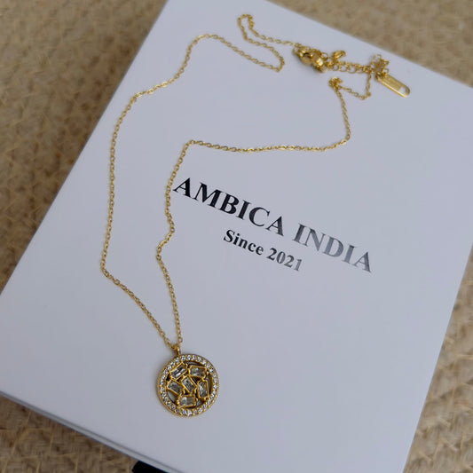 White crystal round necklace