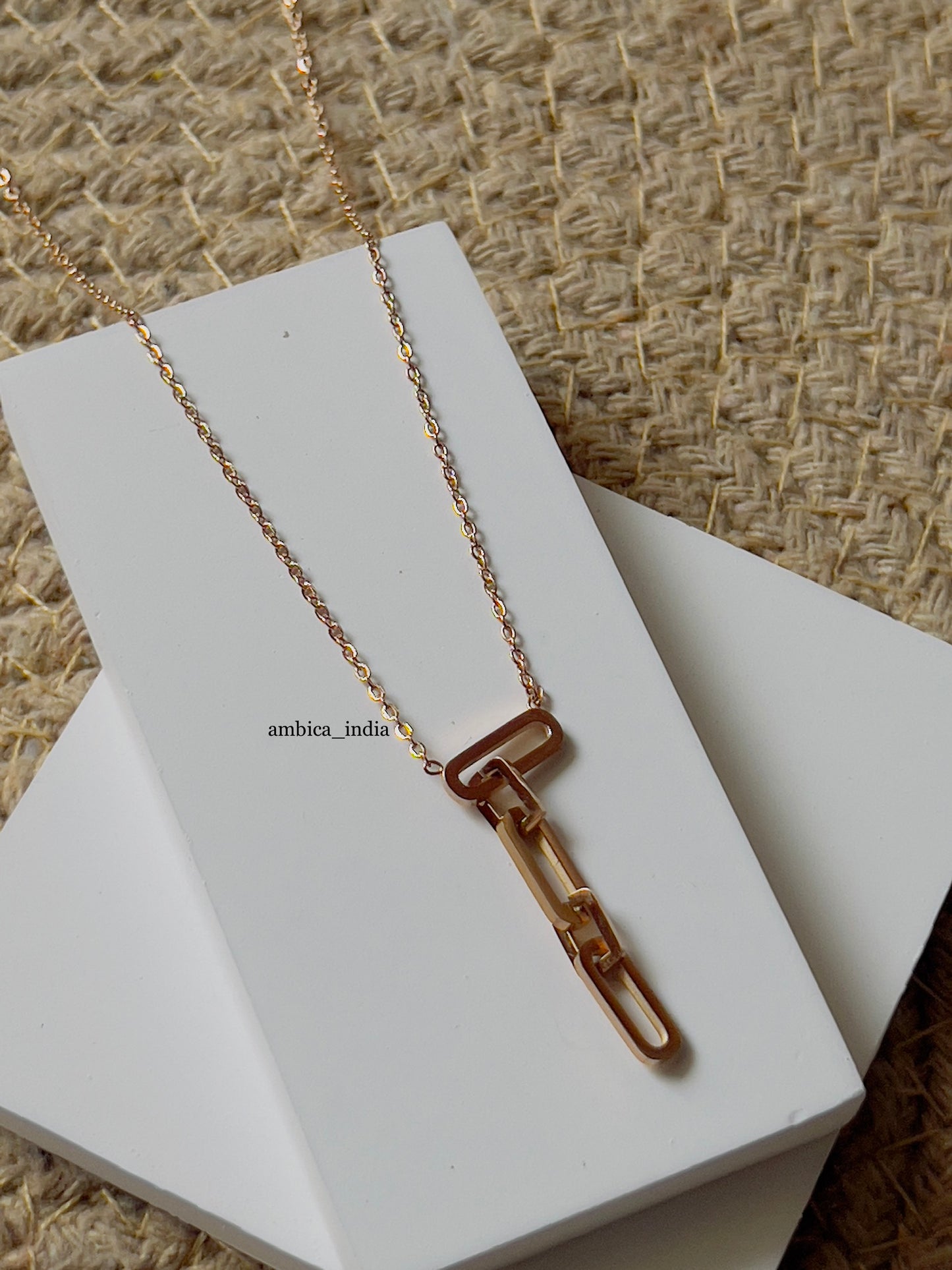 Links necklace