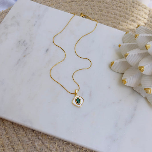 Mother Pearl with green crystal necklace