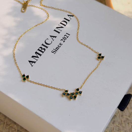 Emerald flower minimal necklace