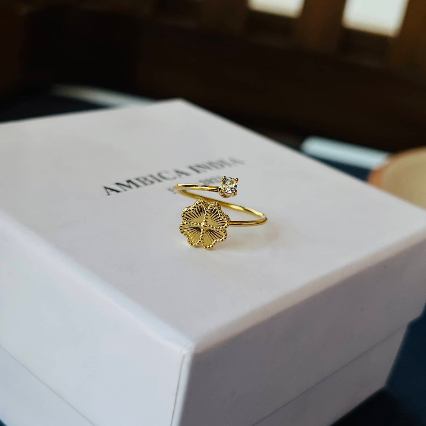 Flower with crystal adjustable ring